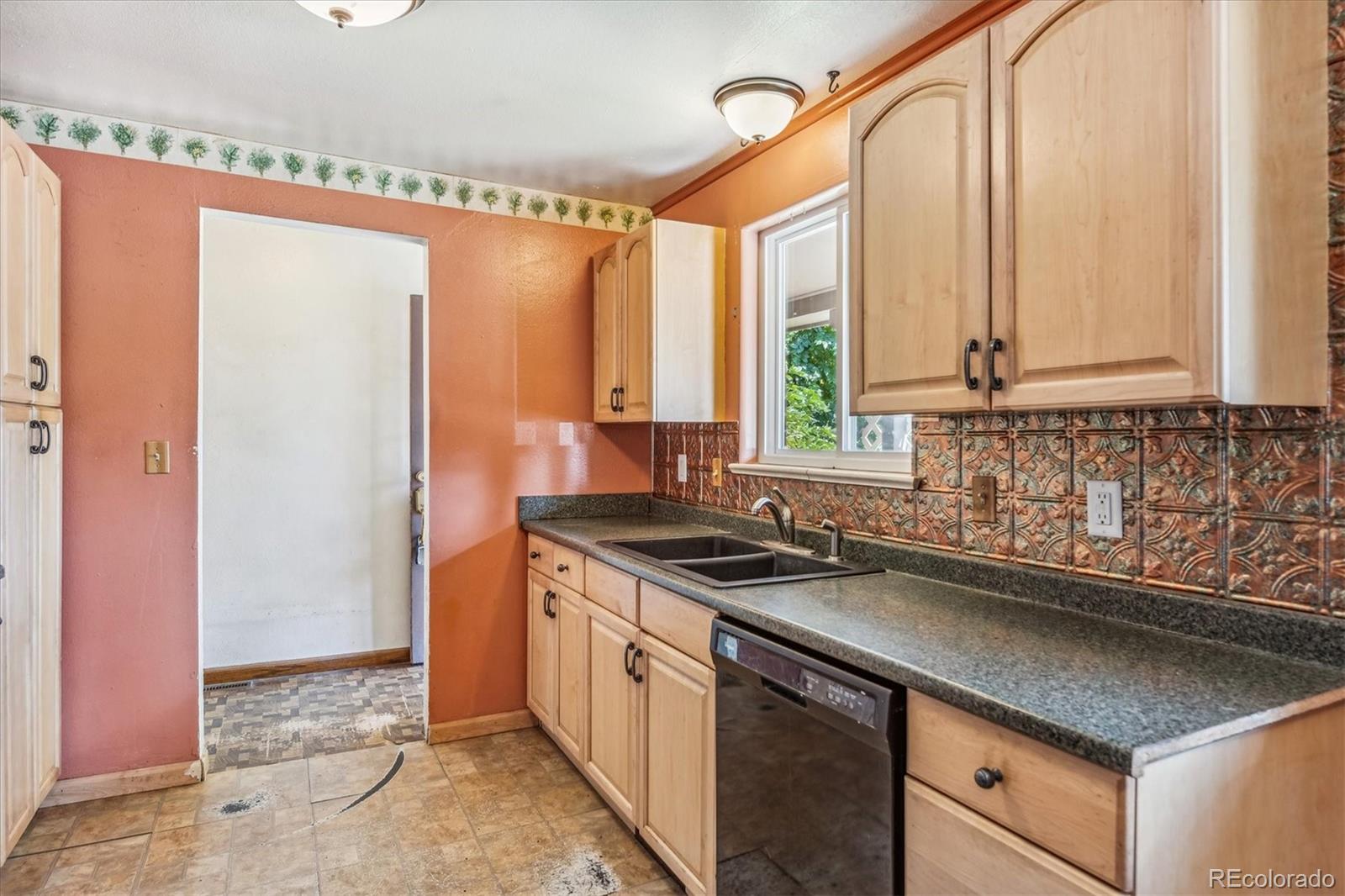 8233 Adams Way Denver, CO 80221 - Photo 9 of 21