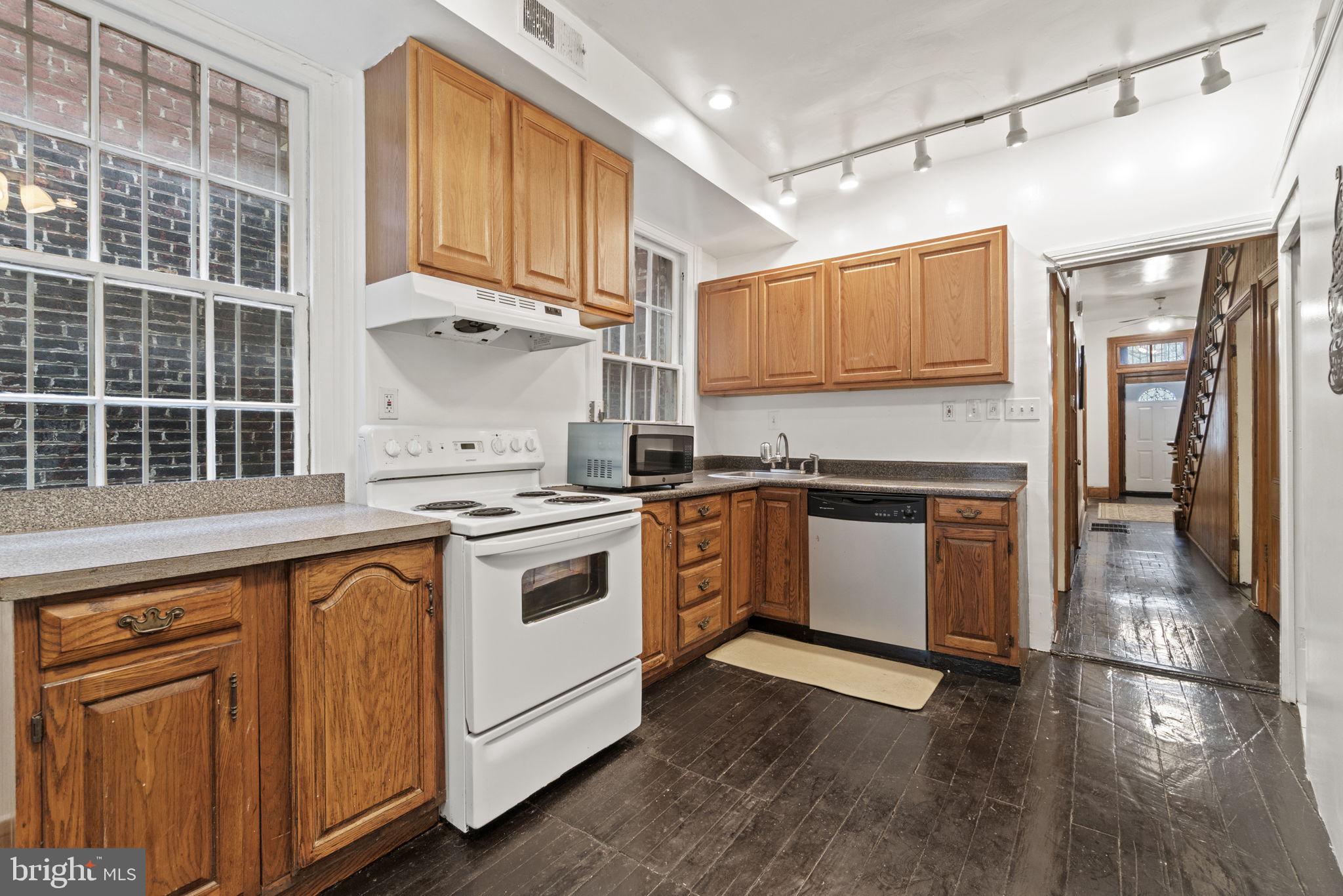 1205 4th Street Northwest Washington, DC 20001 - Photo 17 of 39