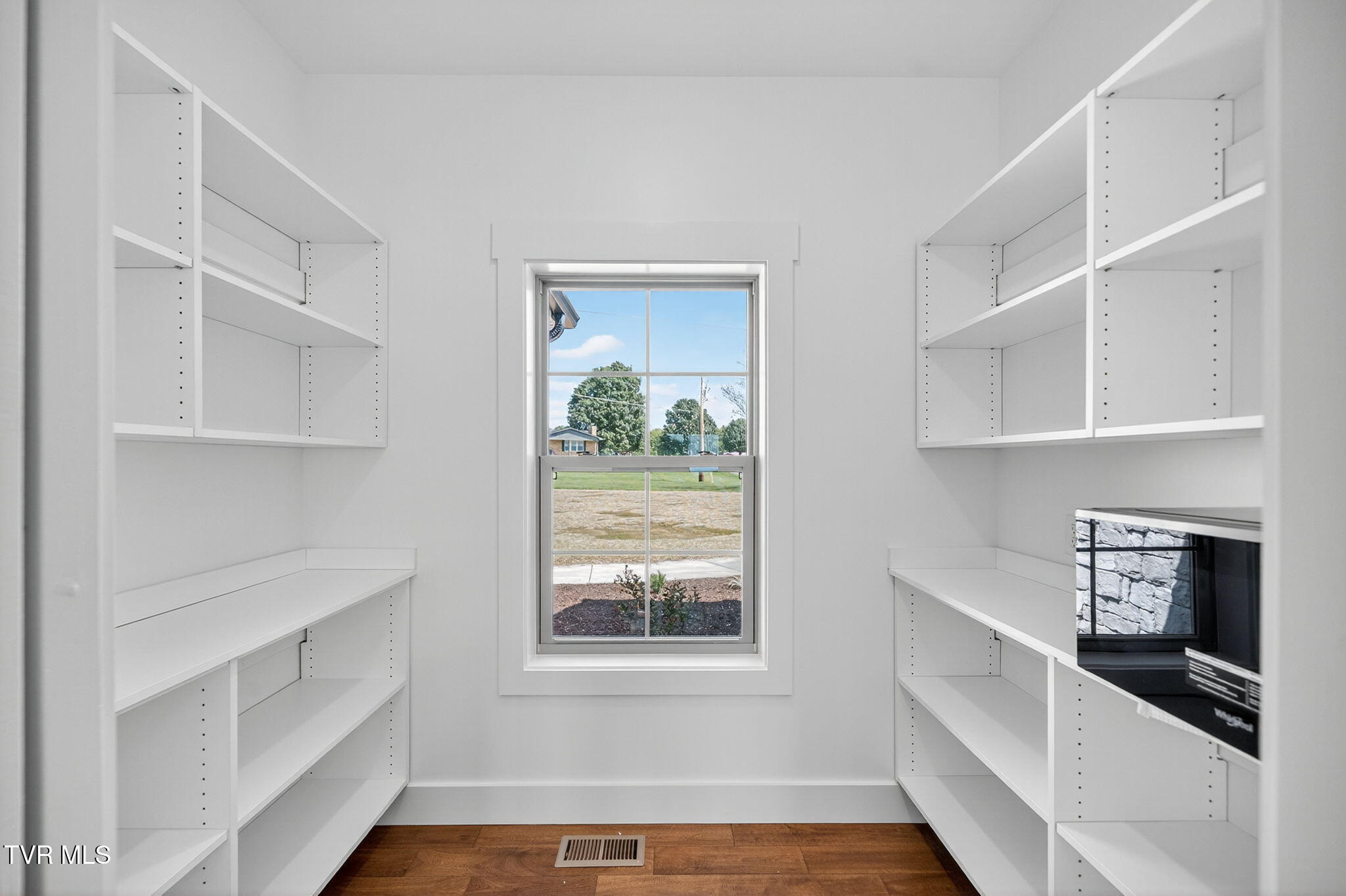 15 Browns Bridge Road Greeneville, TN 37745 - Photo 24 of 75 22
