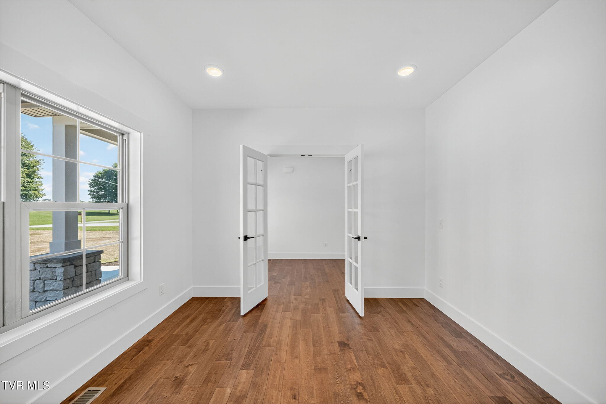 15 Browns Bridge Road Greeneville, TN 37745 - Photo 8 of 75 7