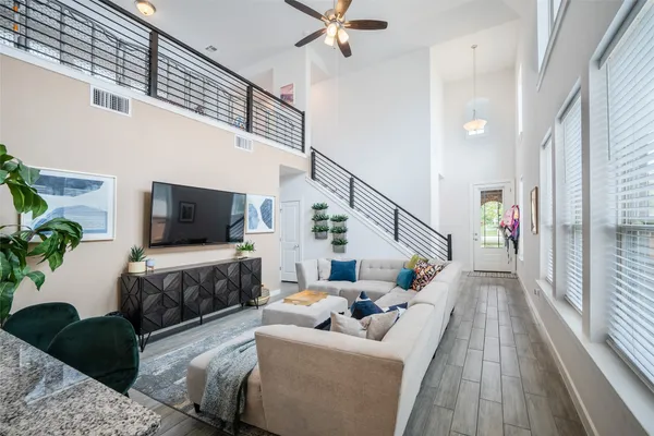 $2,400 | 7525 Desert Needle Drive, Lago Vista, TX 78645