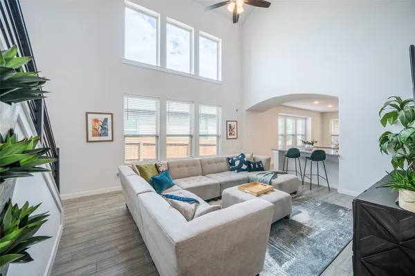 $2,400 | 7525 Desert Needle Drive, Lago Vista, TX 78645