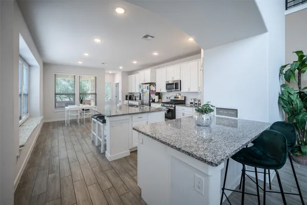 $2,400 | 7525 Desert Needle Drive, Lago Vista, TX 78645