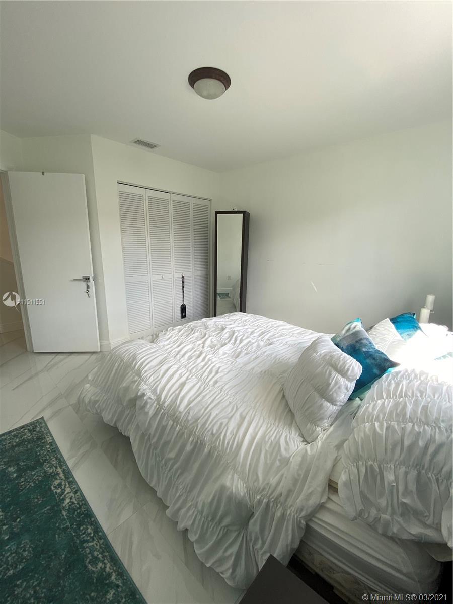 11561 Southwest 148th Path Miami, FL 33196 - Photo 18 of 36 Gallery Image 18