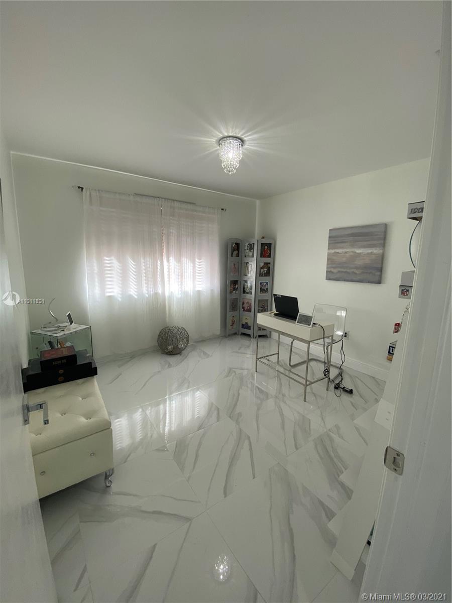 11561 Southwest 148th Path Miami, FL 33196 - Photo 19 of 36 Gallery Image 19