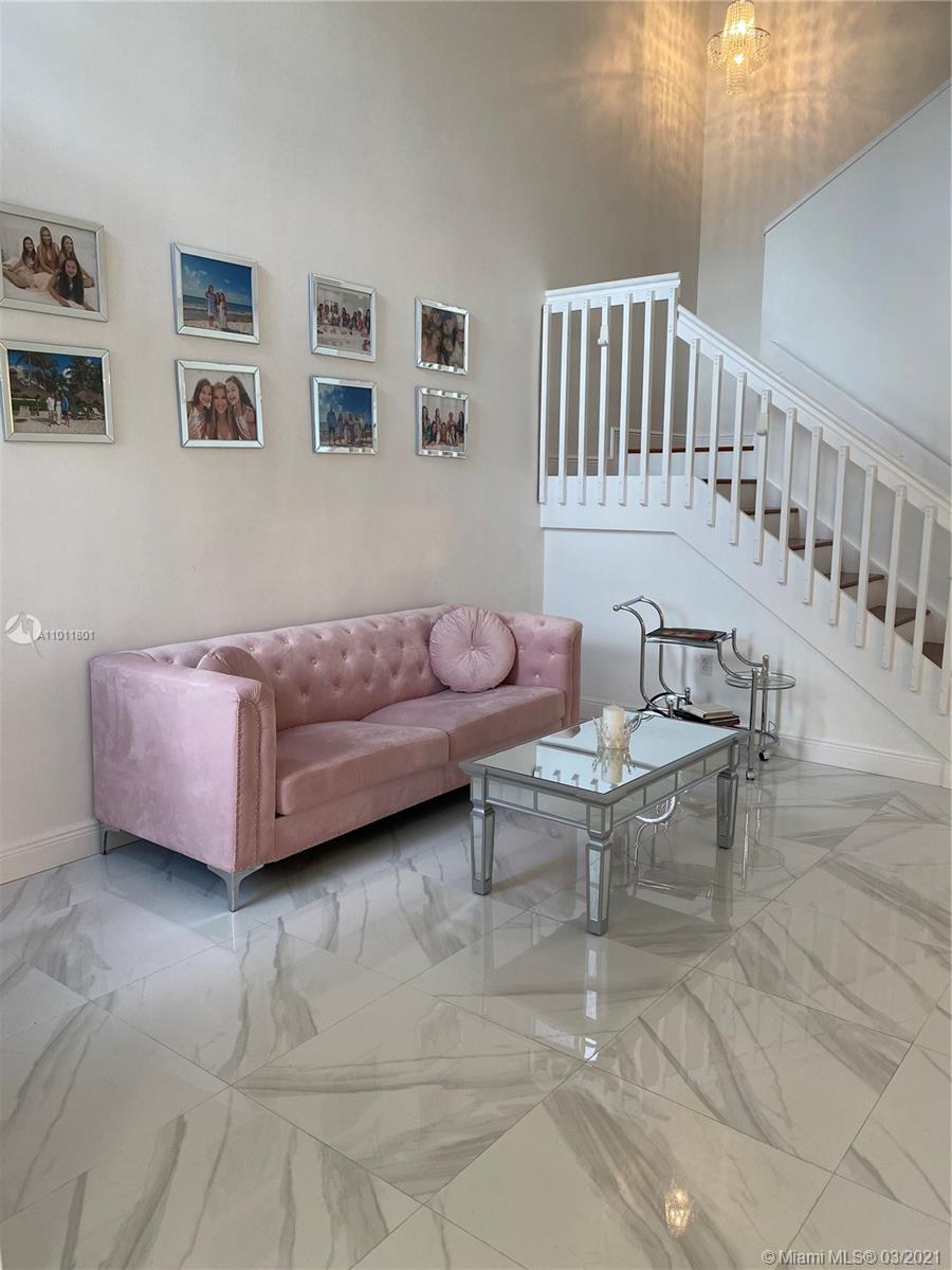 11561 Southwest 148th Path Miami, FL 33196 - Photo 5 of 36 Gallery Image 5