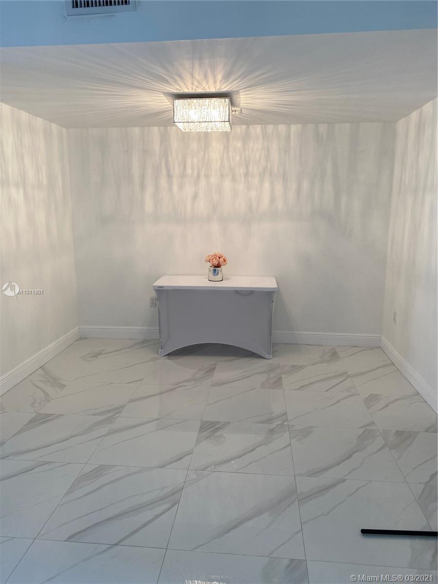 11561 Southwest 148th Path Miami, FL 33196 - Photo 6 of 36 Gallery Image 6