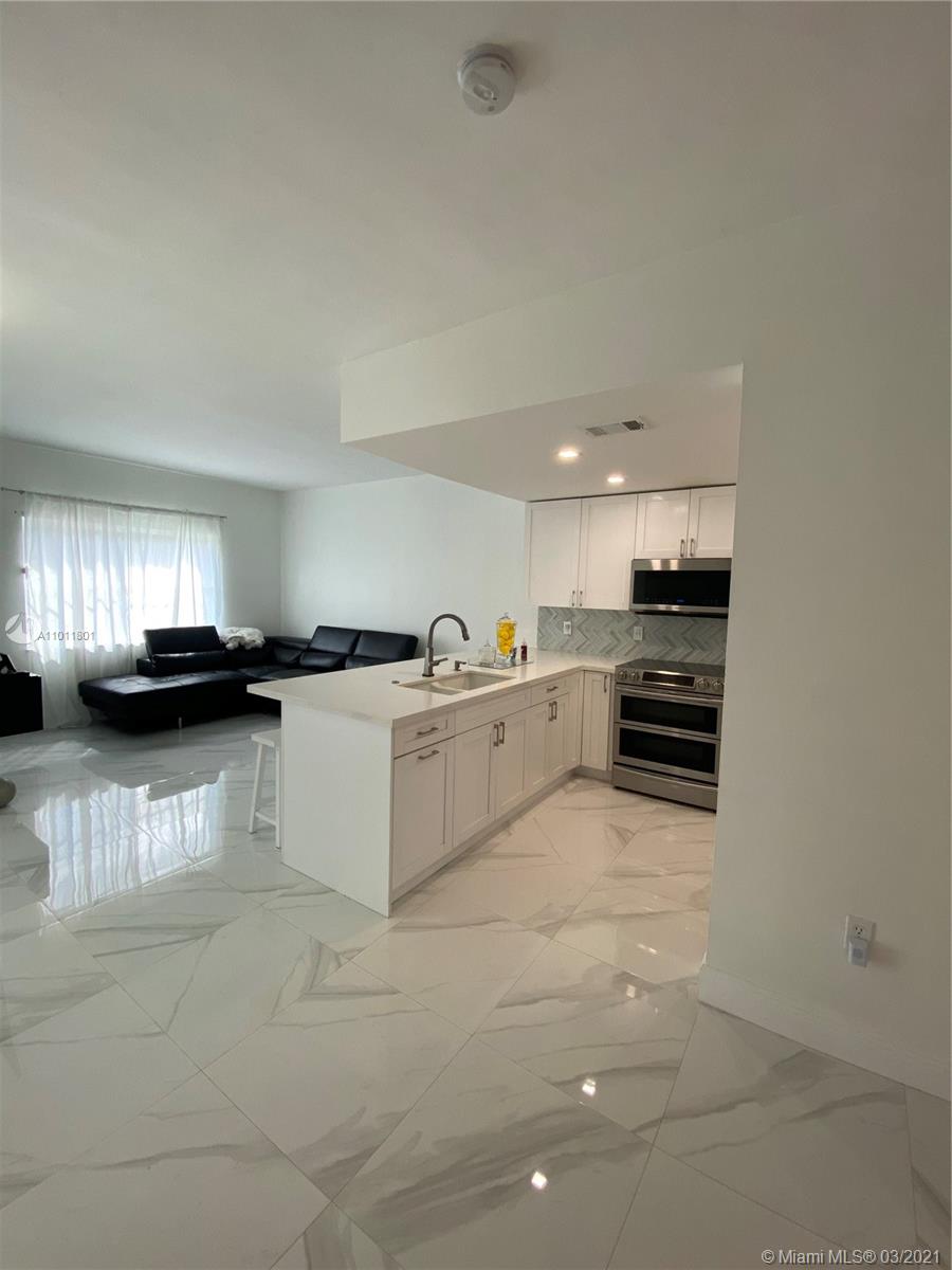 11561 Southwest 148th Path Miami, FL 33196 - Photo 7 of 36 Gallery Image 7