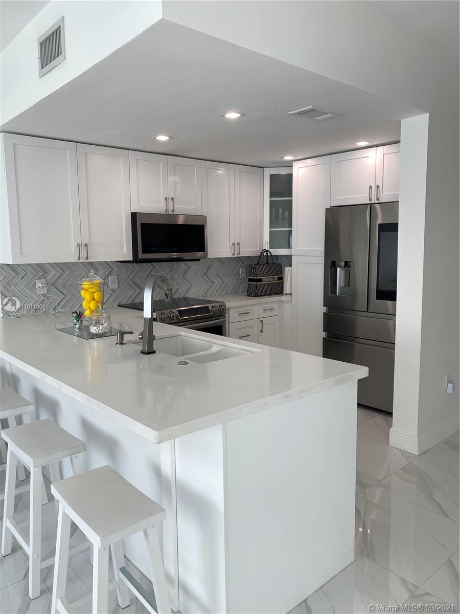 11561 Southwest 148th Path Miami, FL 33196 - Photo 9 of 36 Gallery Image 9