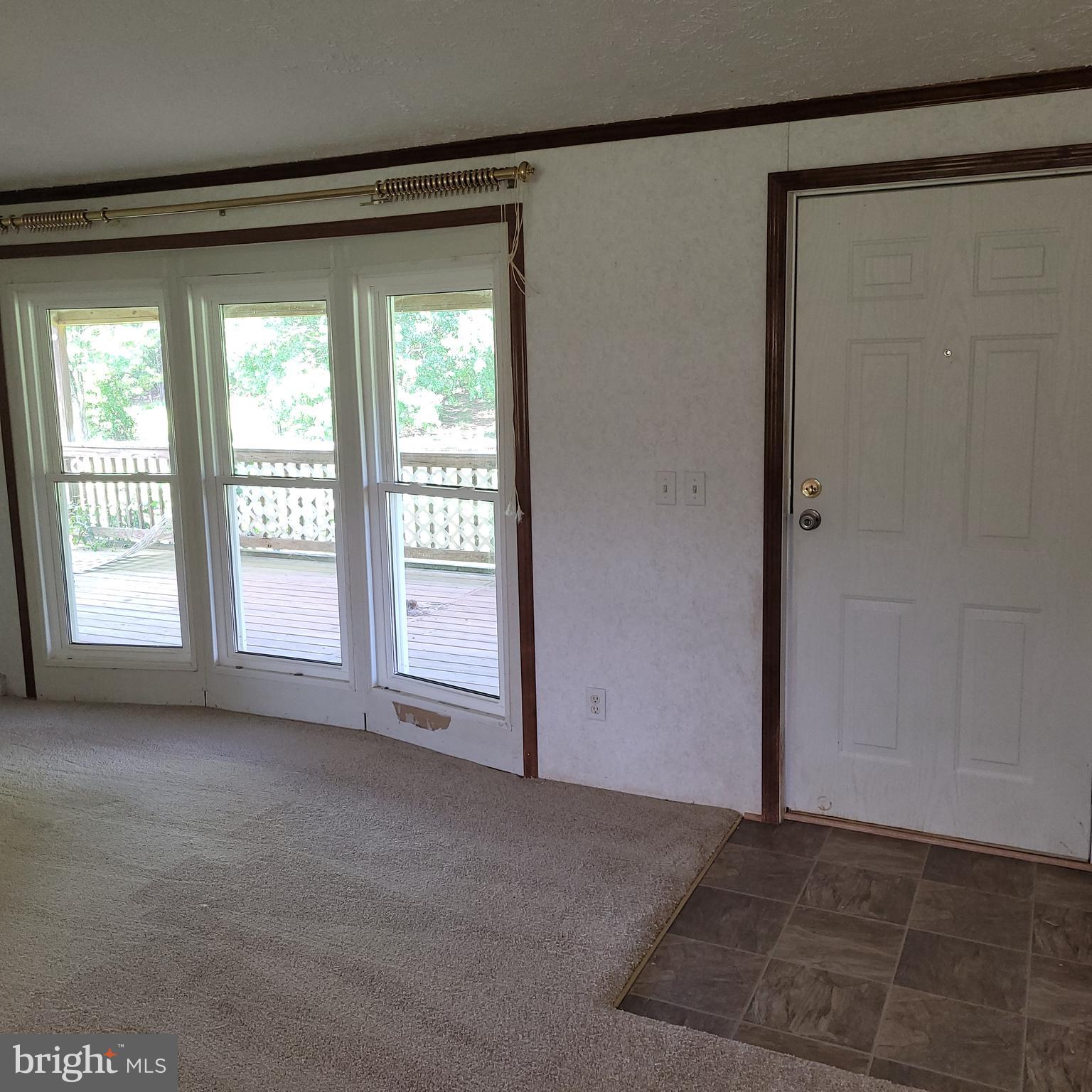 376 Mallory Road Louisa, VA 23093 - Photo 3 of 29 Living Room