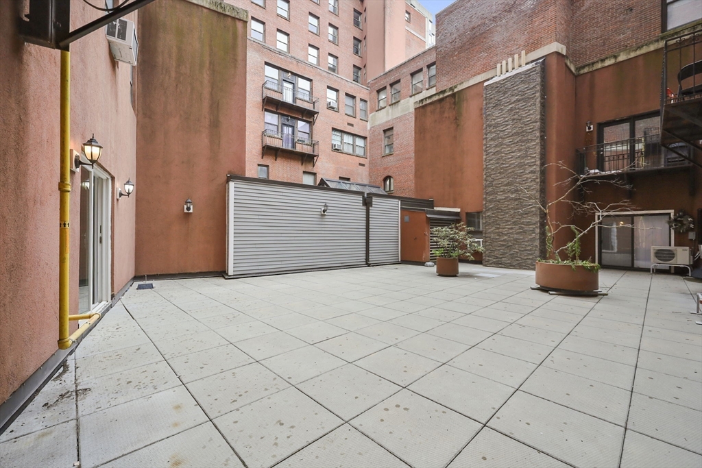 122 Chestnut Street, Unit 215 Springfield, MA 01103 - Photo 26 of 28