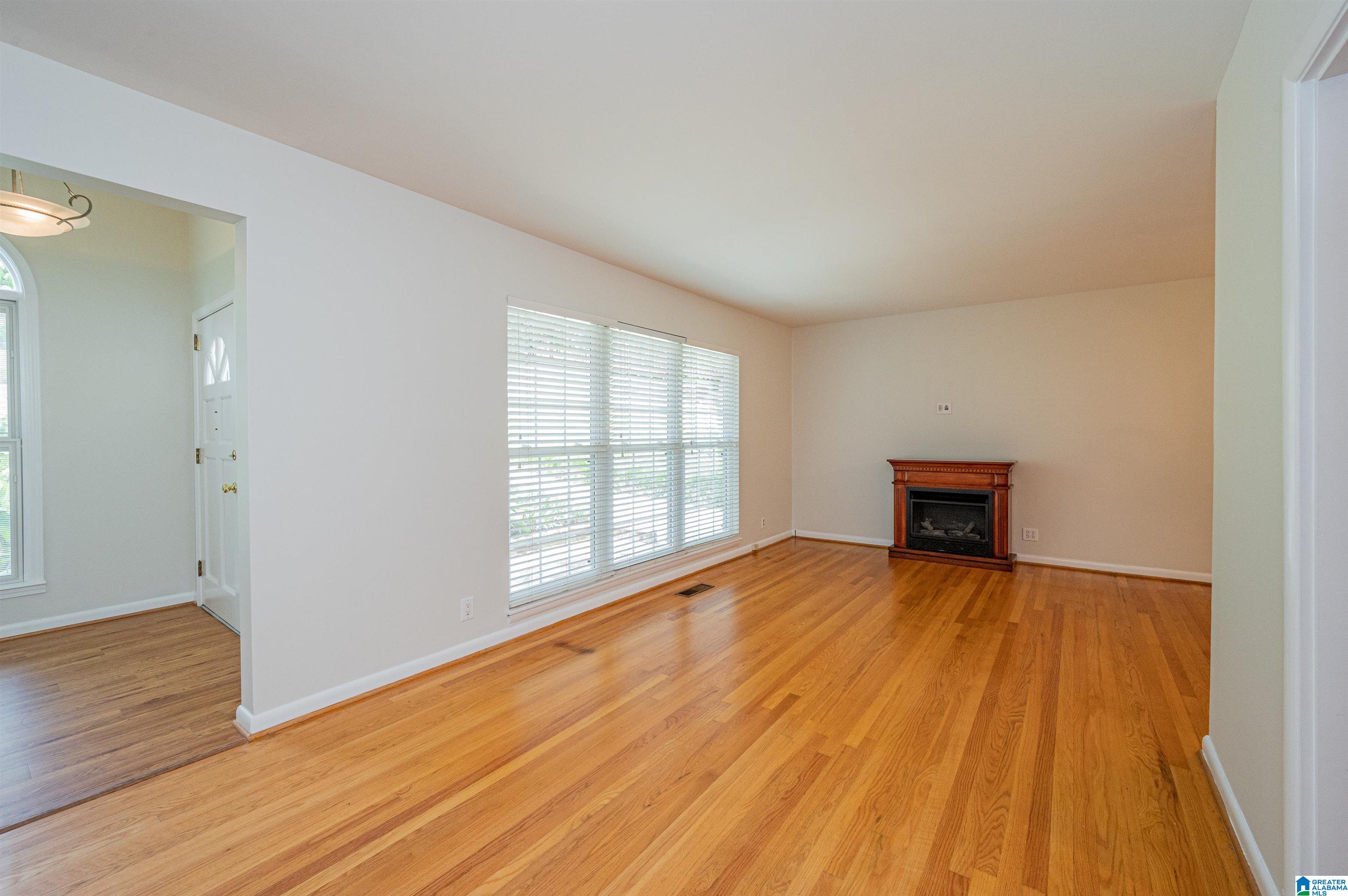 1545 Valley View Circle Birmingham, AL 35209 - Photo 5 of 46