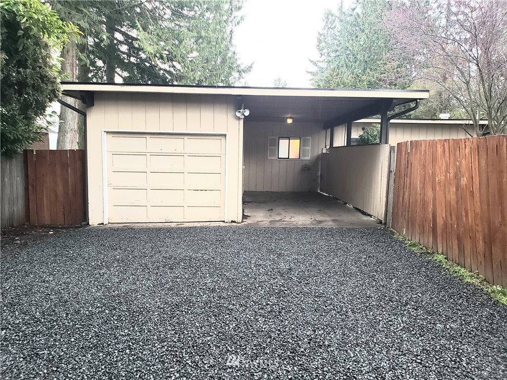 8690 Illahee Road Northeast Bremerton, WA 98311 - Photo 7 of 40 a backyard of a house