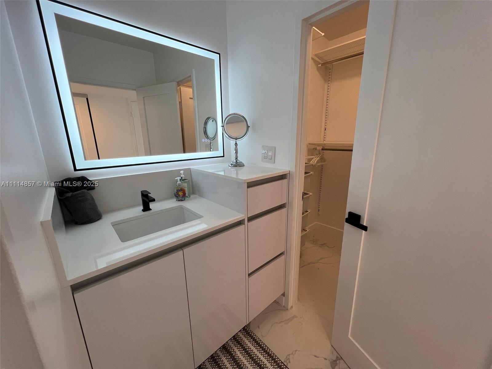 100 Lincoln Road, Unit 1207 Miami Beach, FL 33139 - Photo 12 of 54