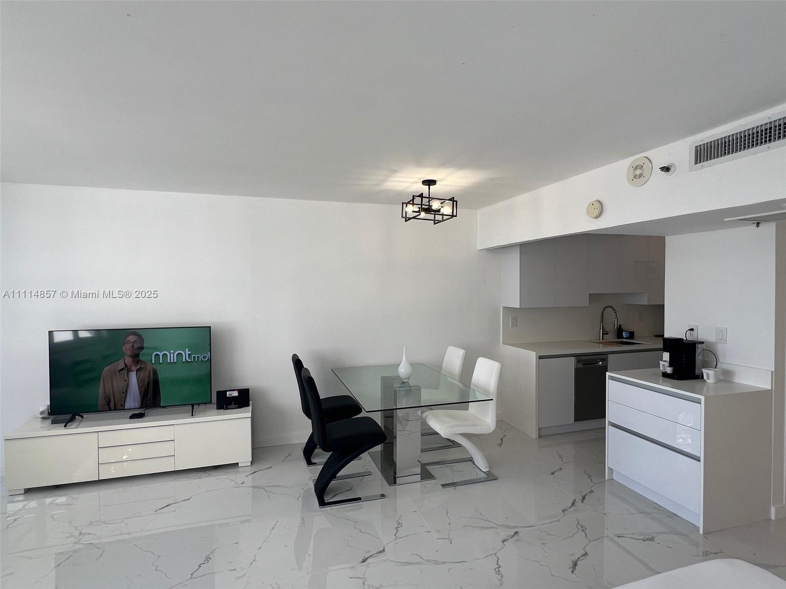 100 Lincoln Road, Unit 1207 Miami Beach, FL 33139 - Photo 5 of 54