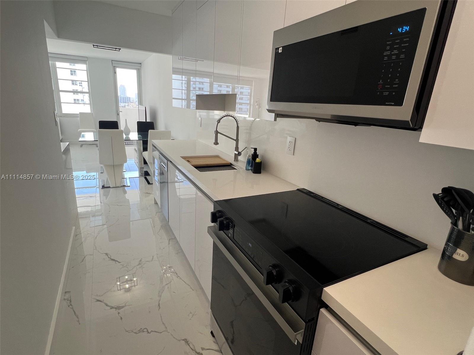 100 Lincoln Road, Unit 1207 Miami Beach, FL 33139 - Photo 8 of 54