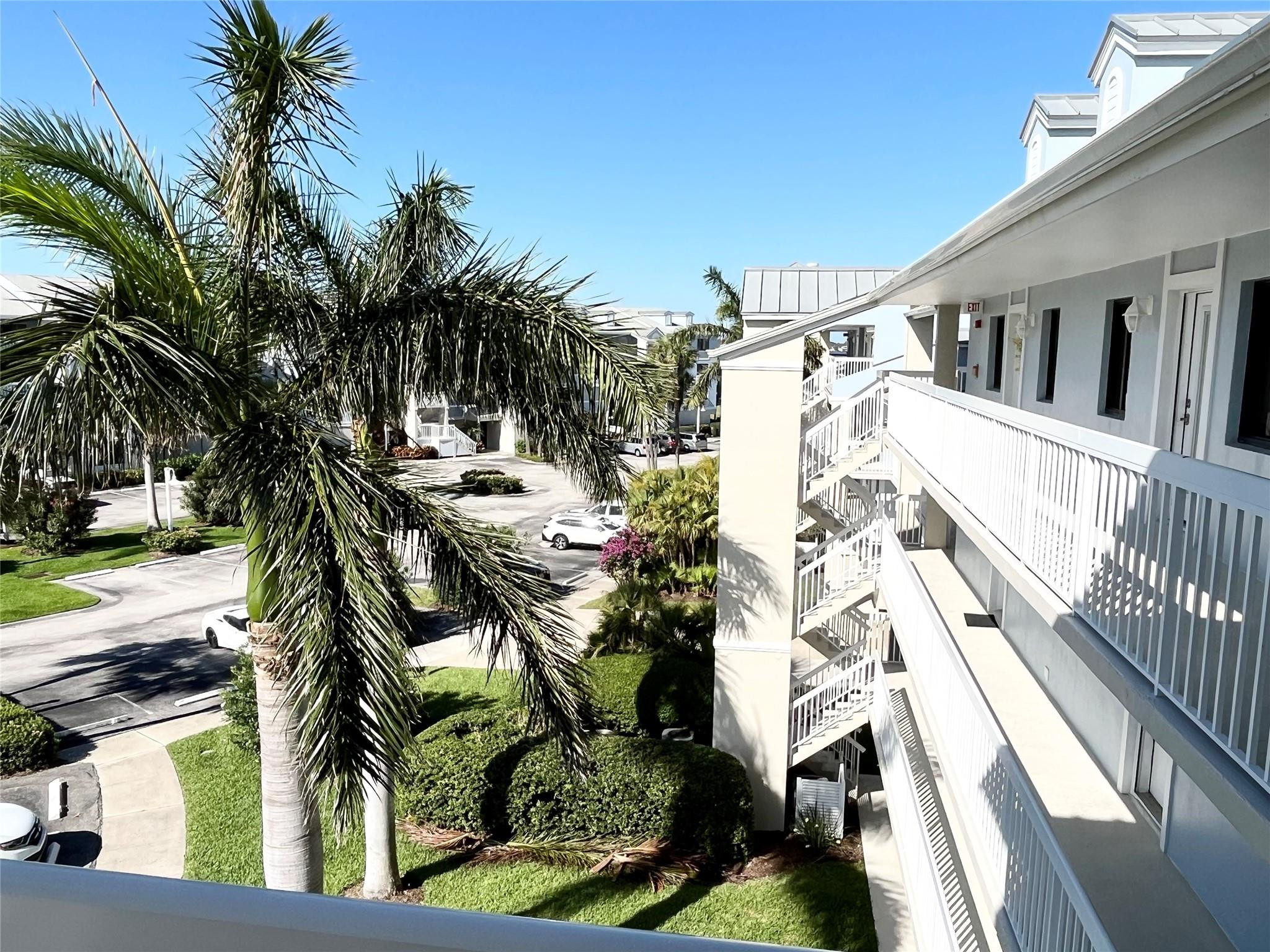 40 Northeast Plantation Road, Unit 410 Jensen Beach, FL 34957 - Photo 10 of 29 Photo 10