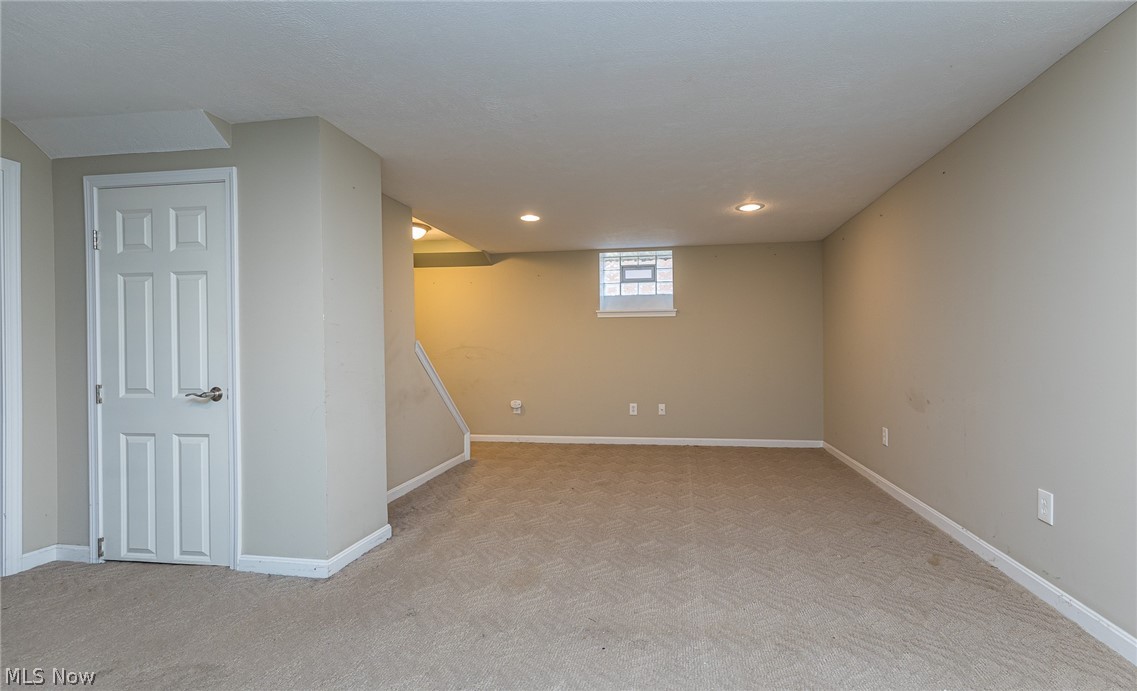 3894 Parkdale Road Cleveland, OH 44121 - Photo 26 of 35