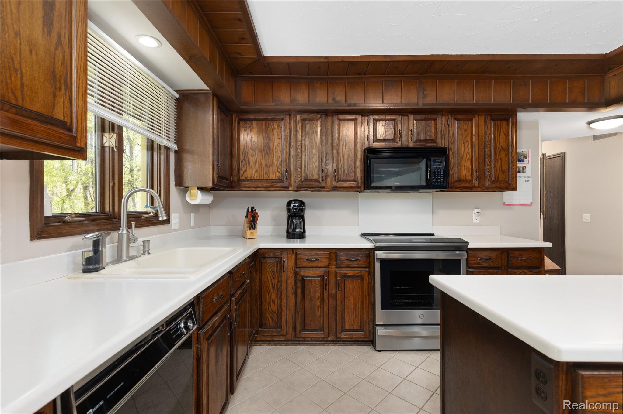 9730 Gibbs Road Clarkston, MI 48348 - Photo 8 of 39 9730 Gibbs Rd 0008.jpg
