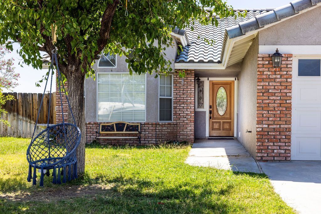 1221 Alysa Court Ridgecrest, CA 93555 - Photo 3 of 44