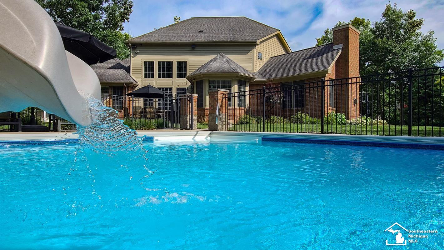 1062 Abbey Road Monroe, MI 48161 - Photo 64 of 67 50141516-92542276-41da-43e1-8447-eea38984715e.JPG