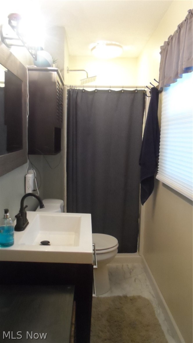 2092 Wyndham Road Akron, OH 44313 - Photo 13 of 31 Updated Master Bath