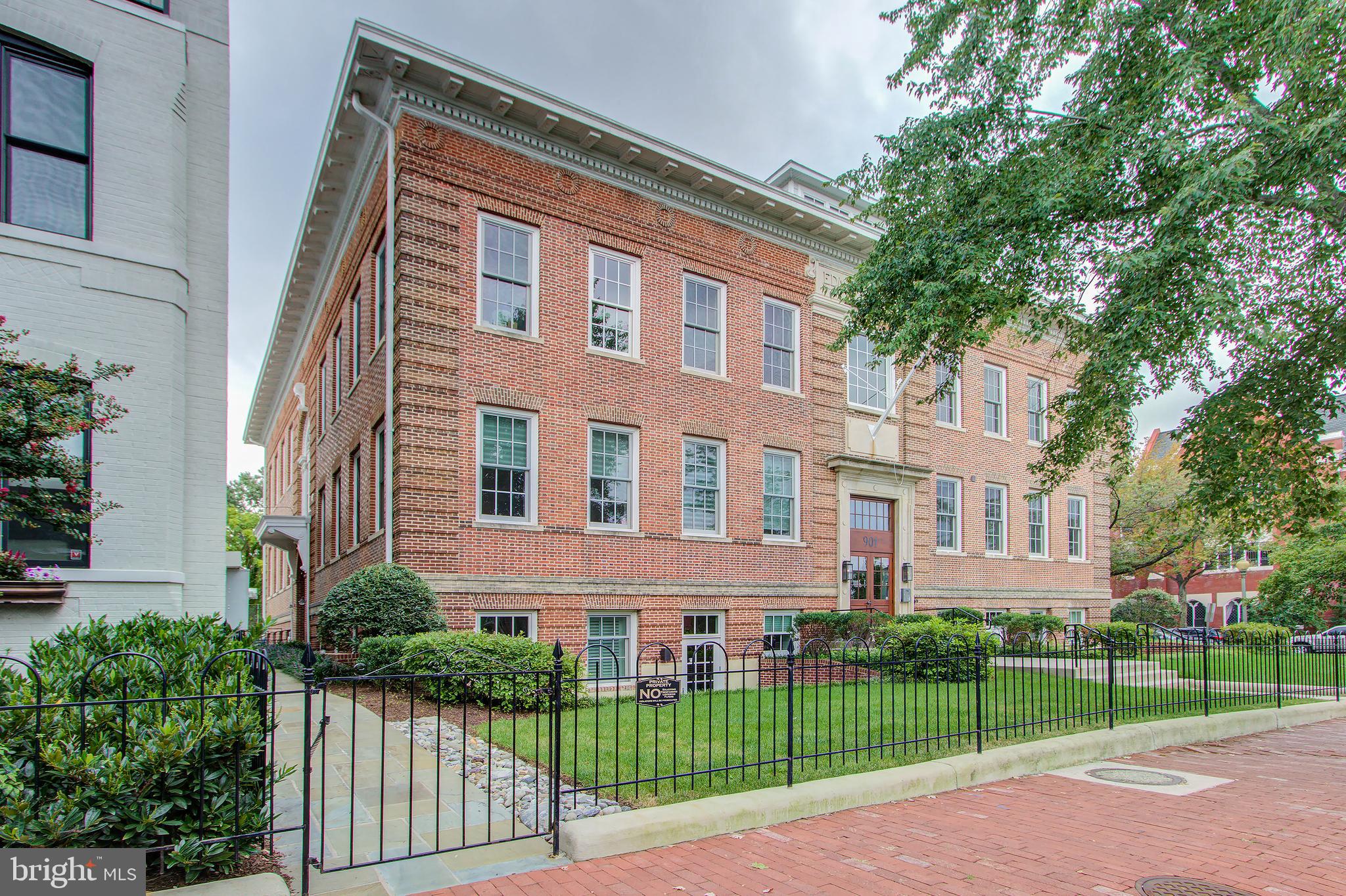 901 D Street Northeast, Unit 201 Washington, DC 20002 - Photo 2 of 31 Gallery Image 2
