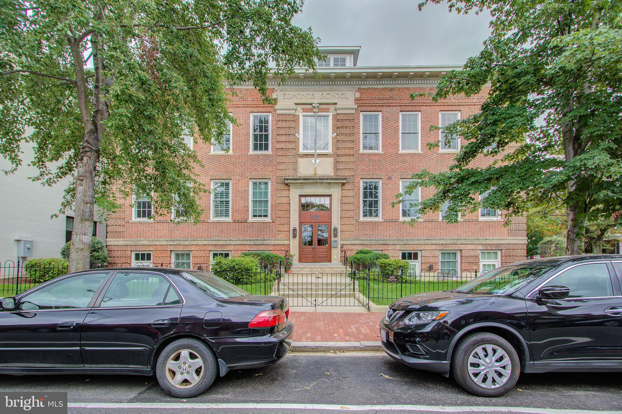 901 D Street Northeast, Unit 201 Washington, DC 20002 - Photo 3 of 31 Gallery Image 3