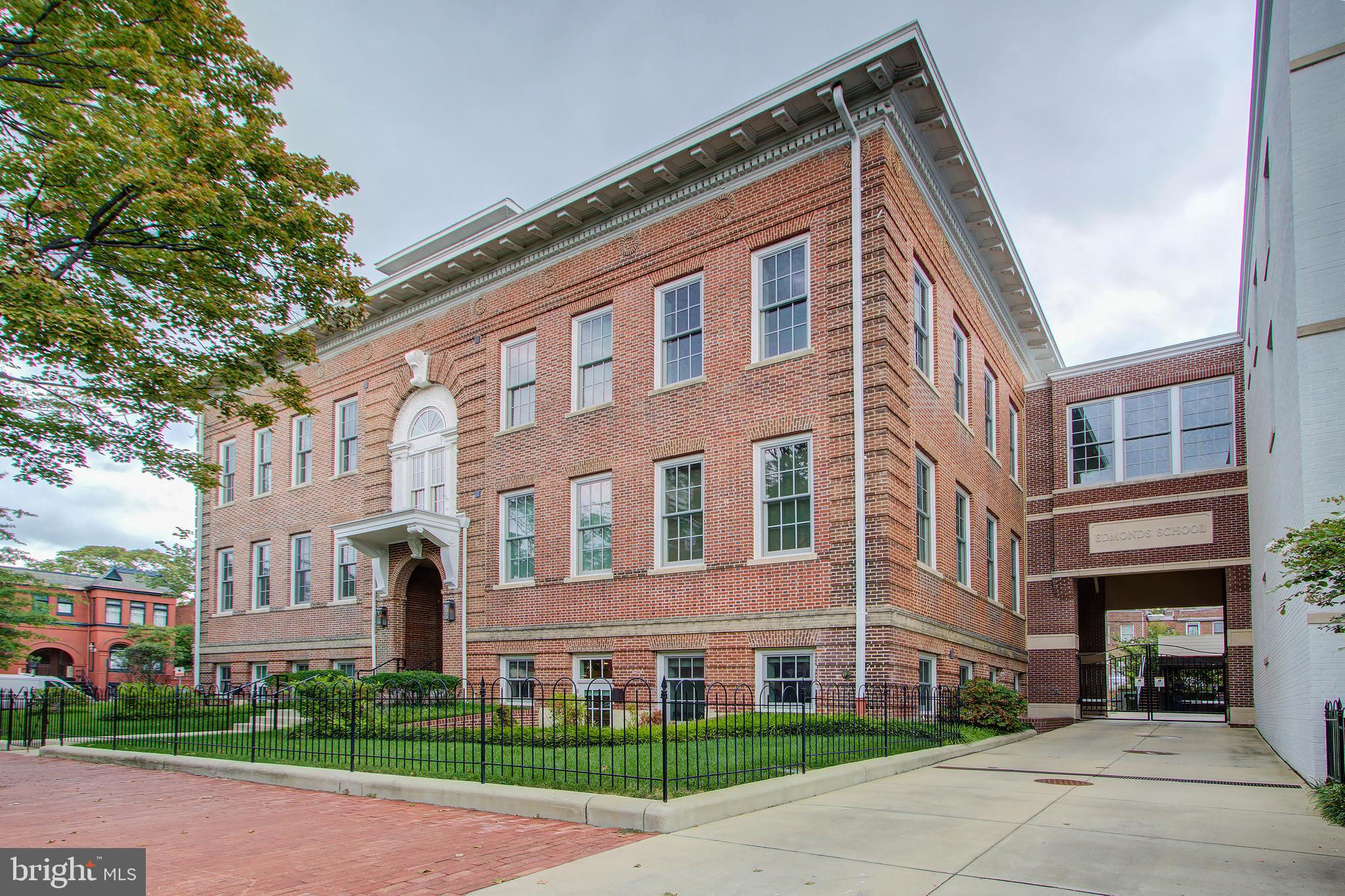 901 D Street Northeast, Unit 201 Washington, DC 20002 - Photo 4 of 31 Gallery Image 4