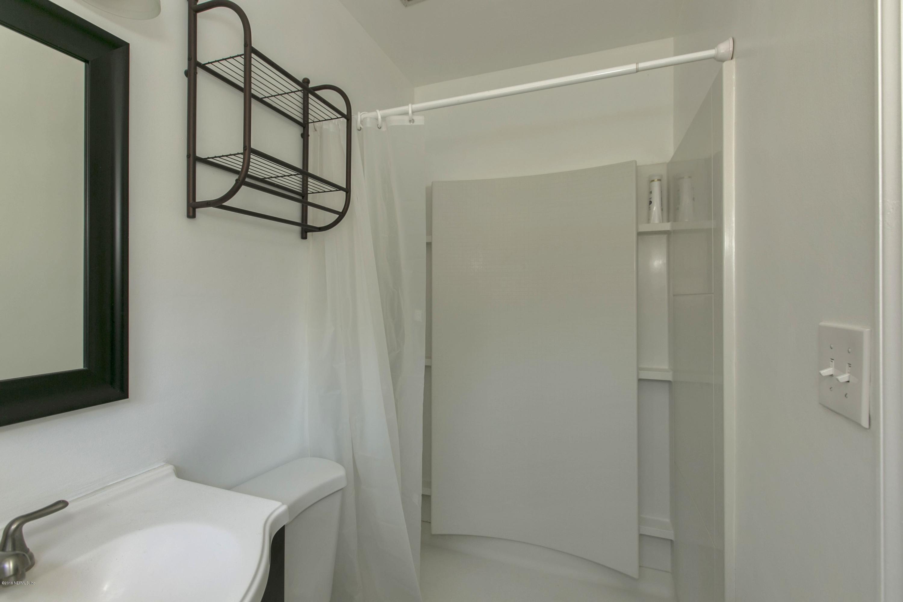6803 Waikiki Road Jacksonville, FL 32216 - Photo 11 of 22 Master Bathroom