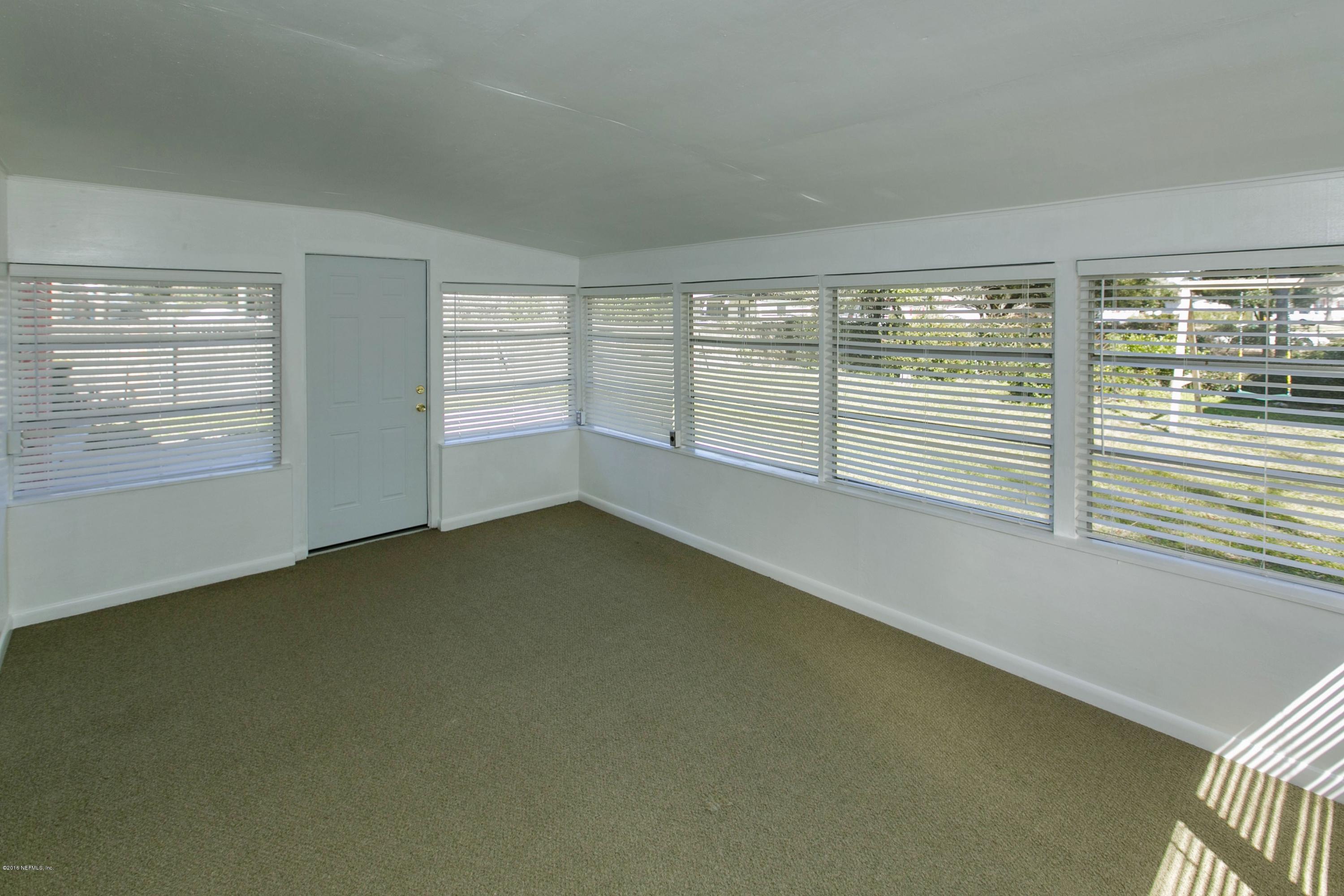 6803 Waikiki Road Jacksonville, FL 32216 - Photo 8 of 22 Sunroom