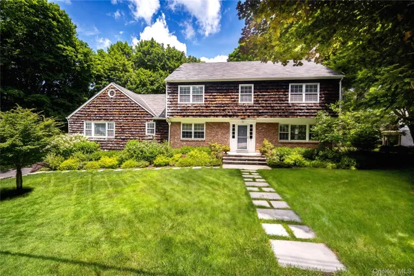 $1,995,000 | 15 Laurel Hill Road, Dobbs Ferry, NY 10522