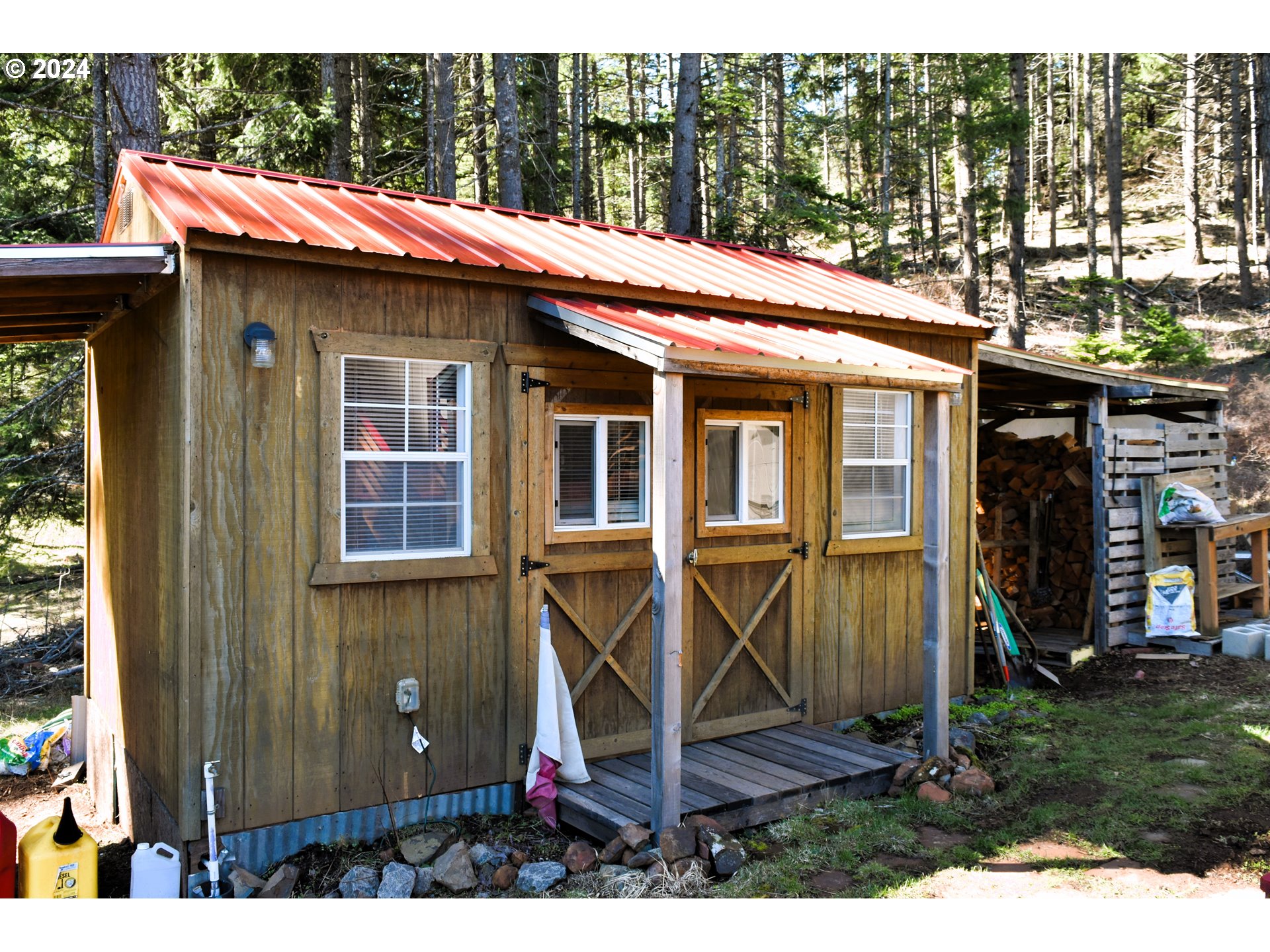 585 Canyon Road Lyle, WA 98635 - Photo 33 of 48 Guest Quarters