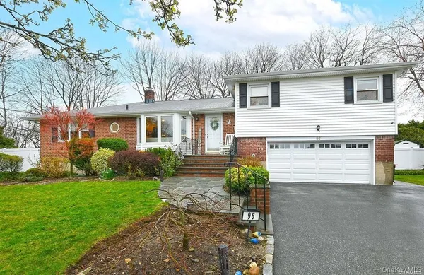 $5,900 | 96 Phipps Lane, Plainview, NY 11803