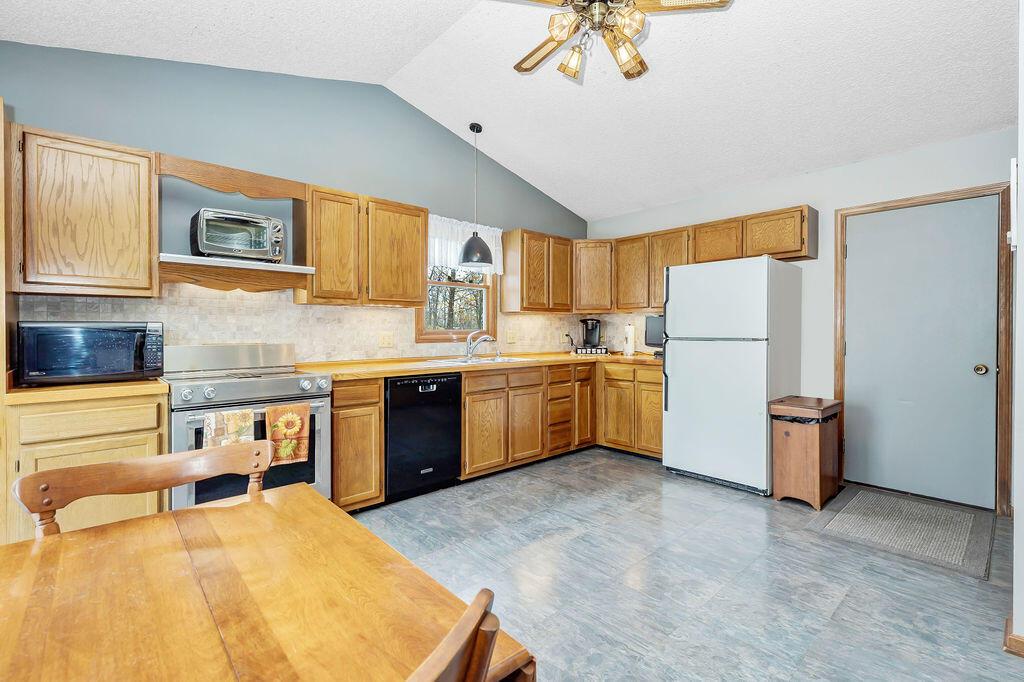 141 Hillgail Road Southwest Pataskala, OH 43062 - Photo 13 of 44 Kitchen