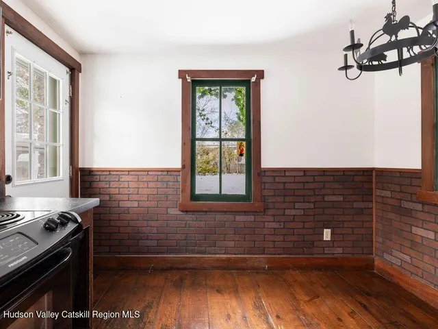 $585,000 | 110 Mill Hill Road, Woodstock, NY 12498