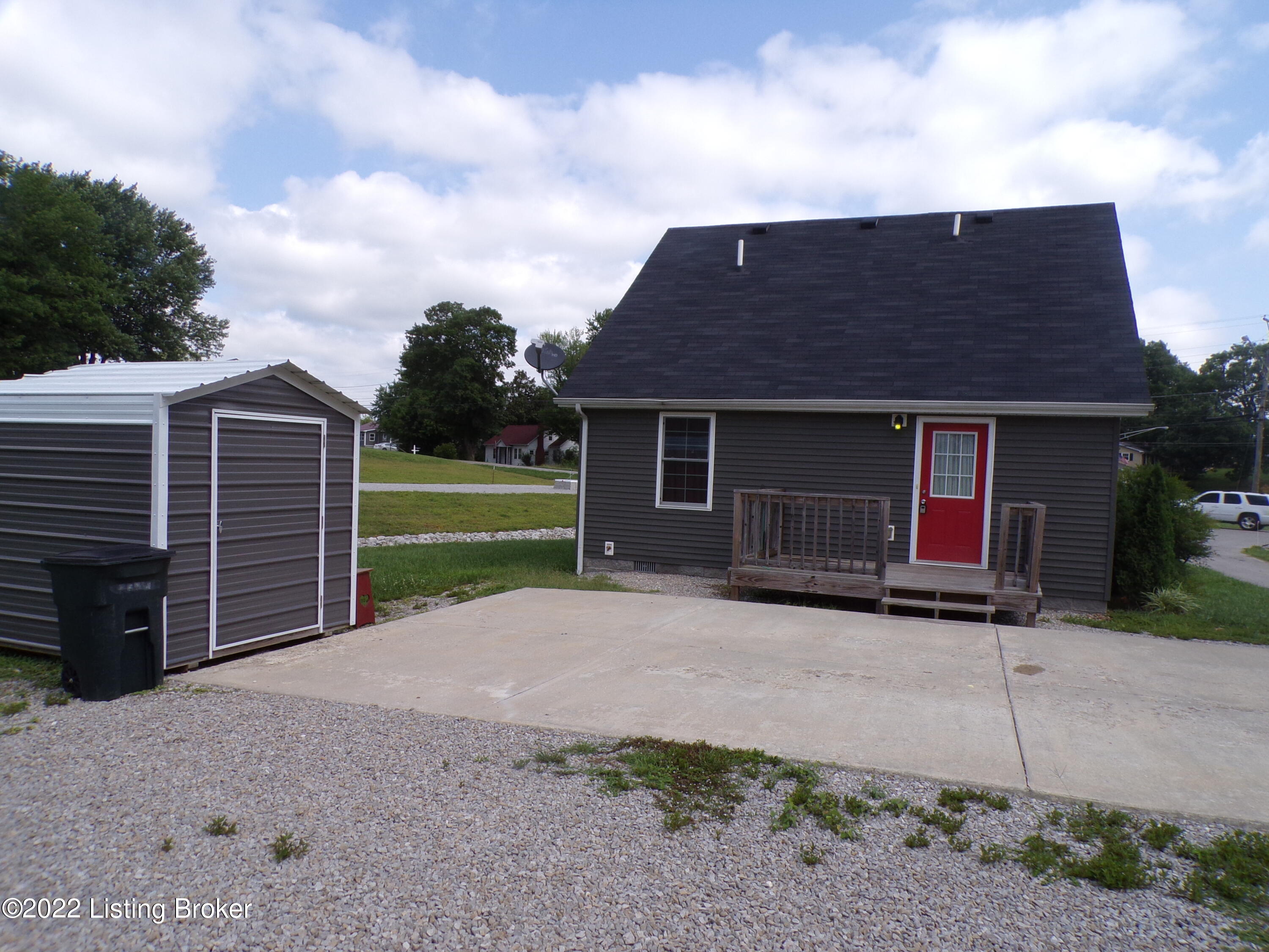 402 Lilac Road Leitchfield, KY 42754 - Photo 4 of 19 100_0486