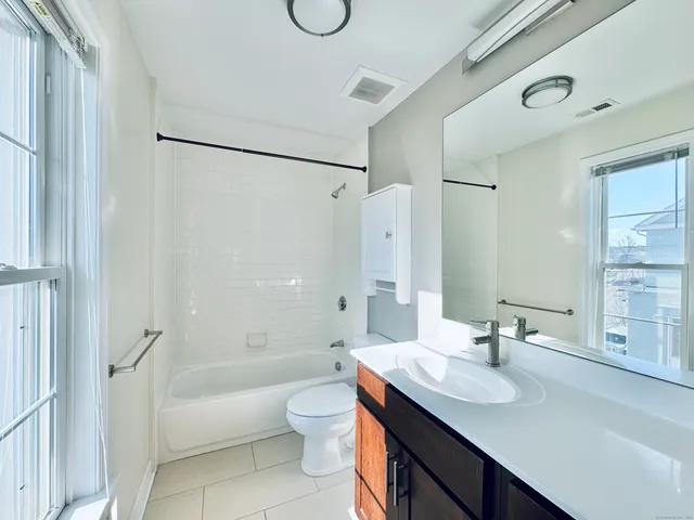 $3,195 | 60 Merrell Avenue, Unit 60, Stamford, CT 06902