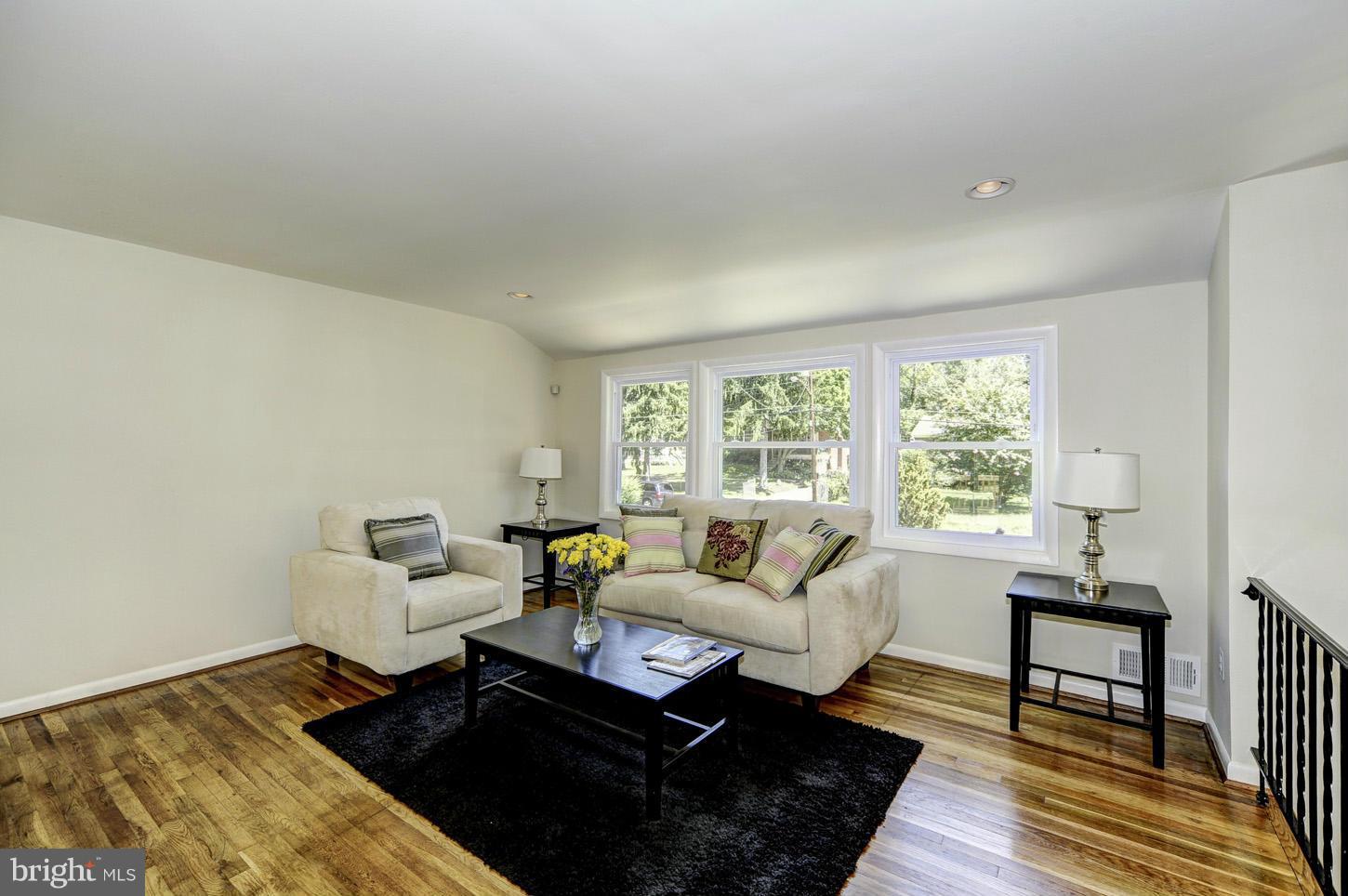 5817 Keppler Road Temple Hills, MD 20748 - Photo 4 of 30 Living Room