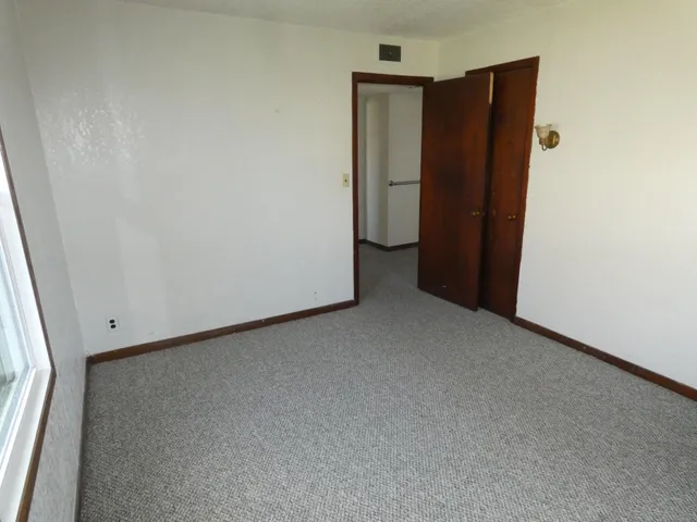 $1,500 | 326 North Monroe Street, Lancaster, WI 53813