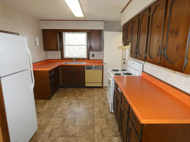 $1,500 | 326 North Monroe Street, Lancaster, WI 53813