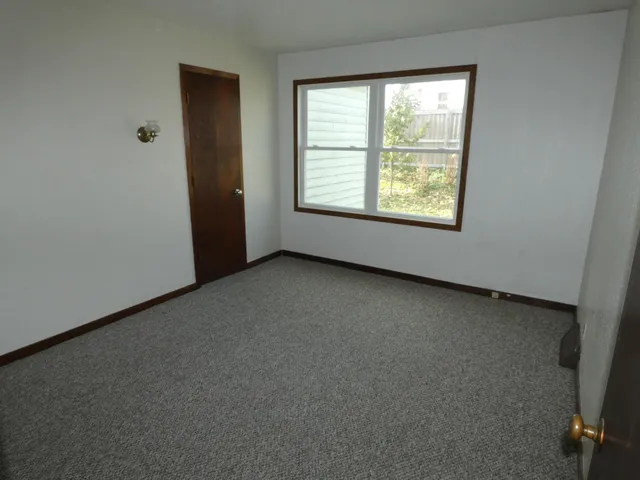 $1,500 | 326 North Monroe Street, Lancaster, WI 53813