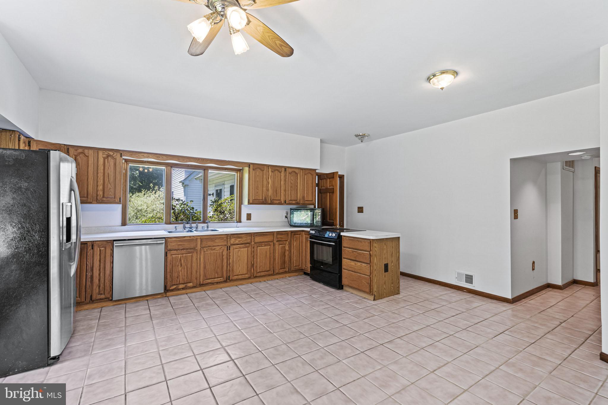 820 Parran Road St. Leonard, MD 20685 - Photo 5 of 25 Kitchen
