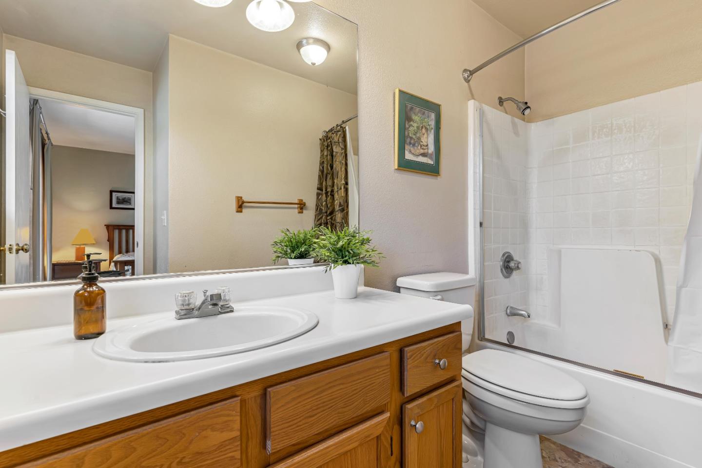 440 Meyer Circle Gonzales, CA 93926 - Photo 35 of 45 a bathroom with a sink toilet and shower