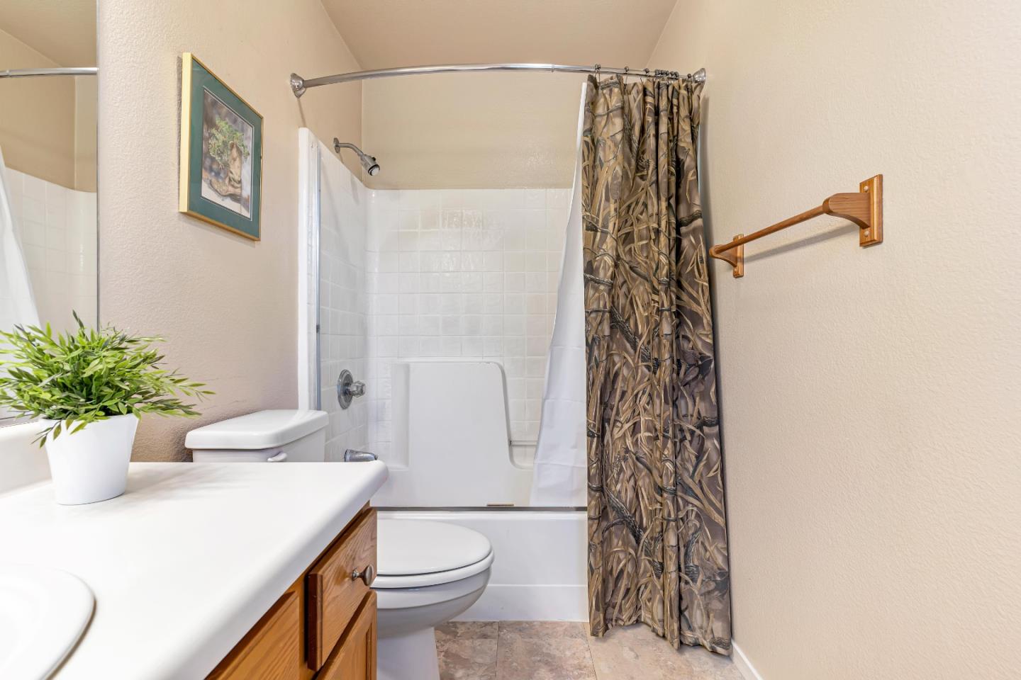 440 Meyer Circle Gonzales, CA 93926 - Photo 36 of 45 a bathroom with a sink a toilet and shower