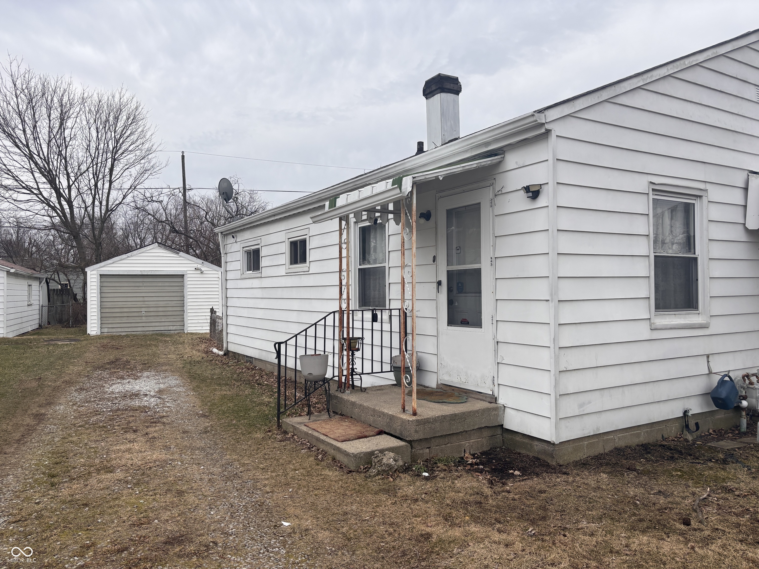1843 Bauer Road Indianapolis, IN 46218 - Photo 3 of 16 Gallery Image 3