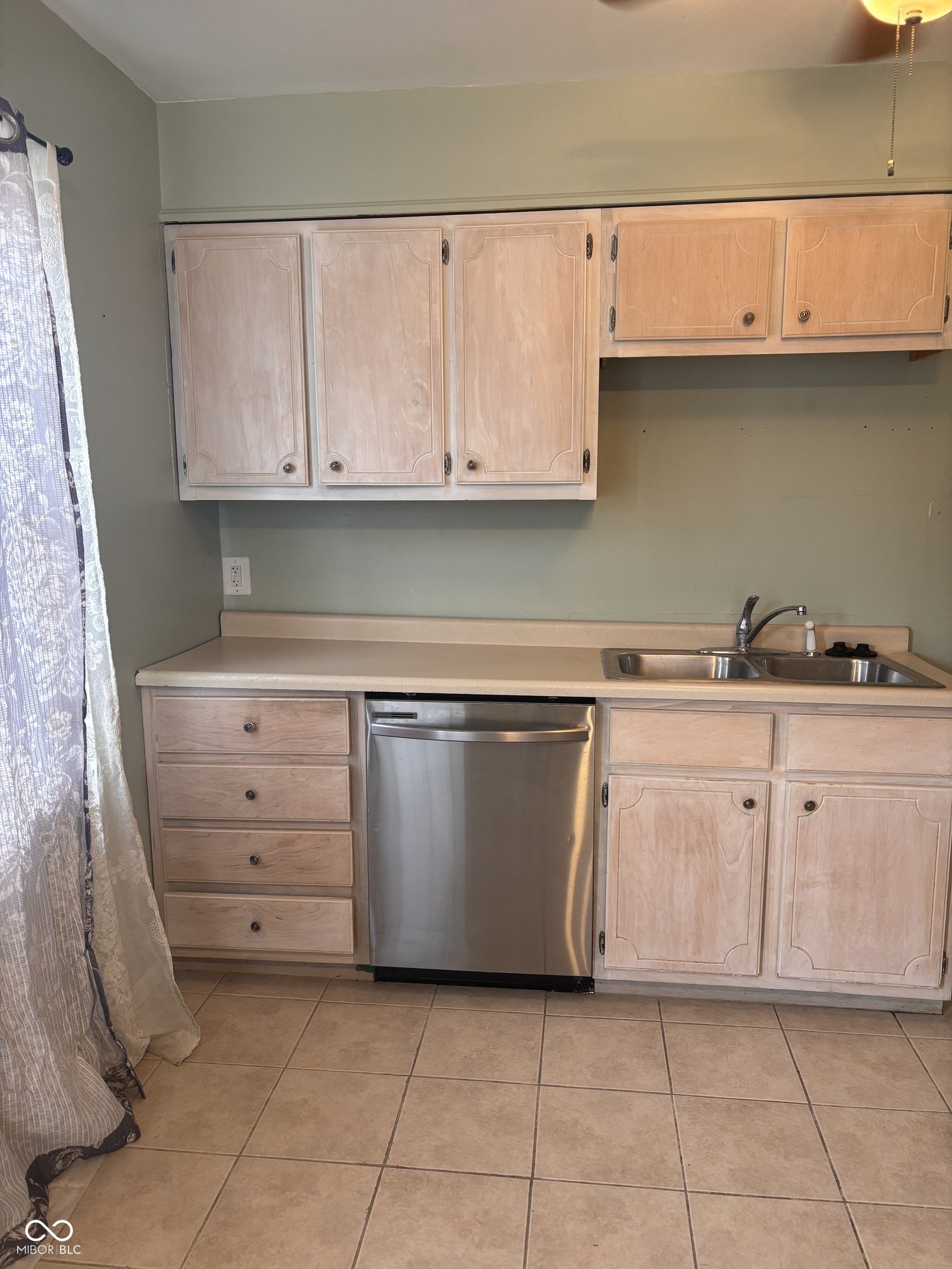 1843 Bauer Road Indianapolis, IN 46218 - Photo 10 of 16 Gallery Image 10