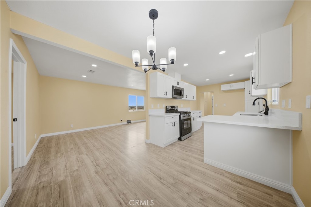 16657 Foothill Avenue Edwards, CA 93523 - Photo 9 of 22