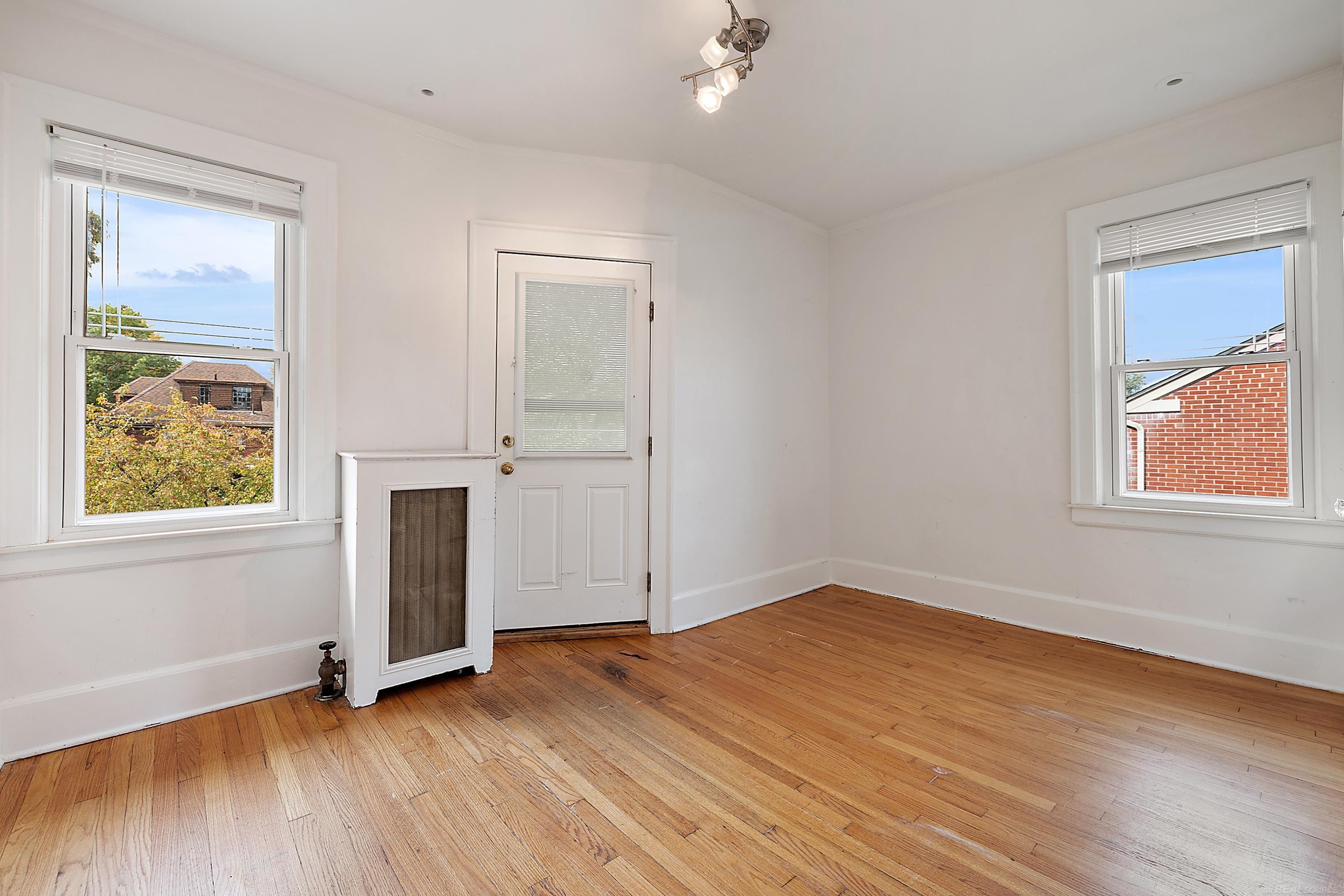1371 Bedford Road Grosse Pointe Park, MI 48230 - Photo 27 of 44