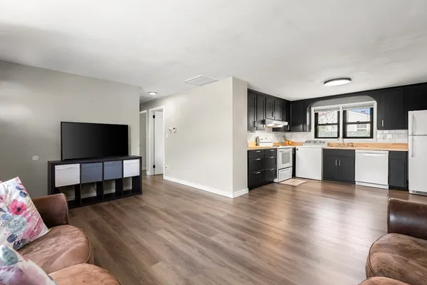 $425,000 | 11 Baldwin Road, Brockton, MA 02302